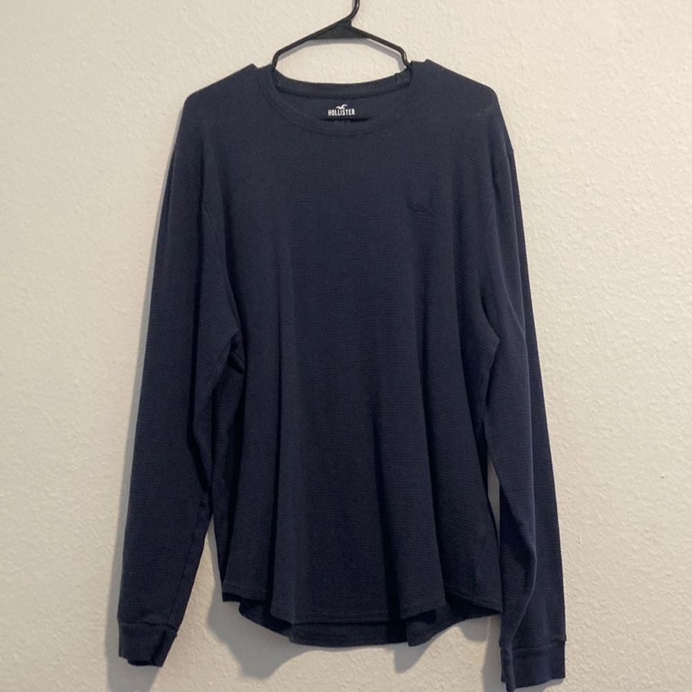 Hollister Men's Navy Blue Shirt